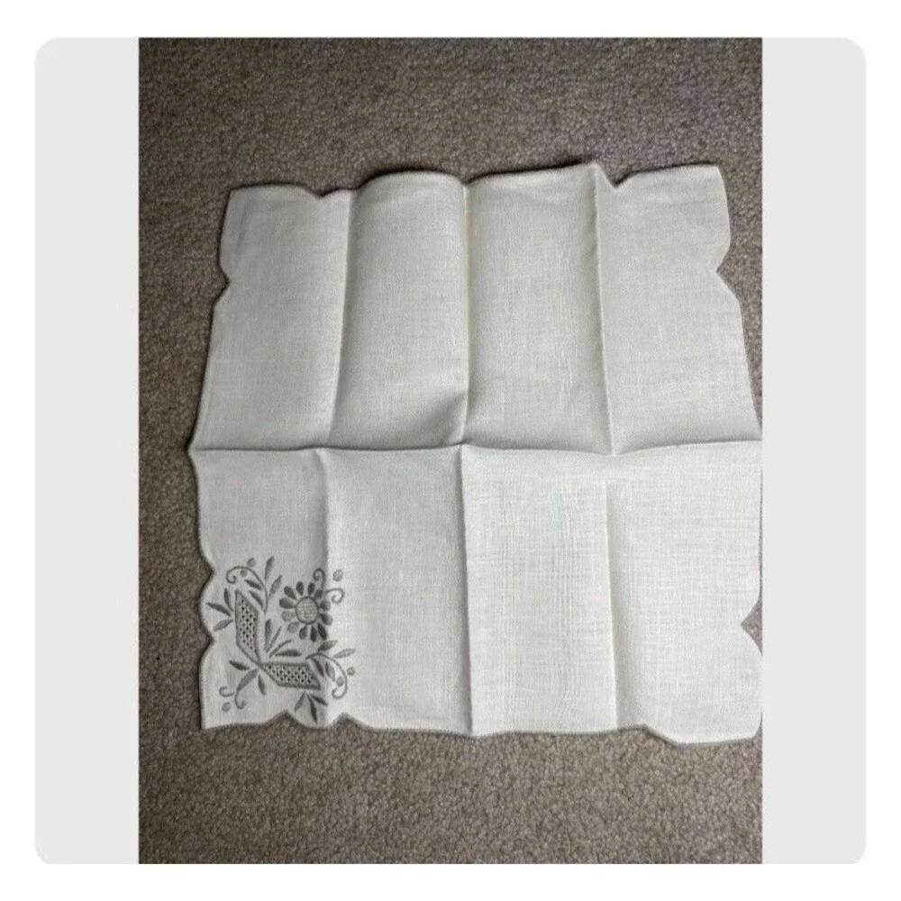 Set of 6 Vintage White Linen Napkins Hand Embroidered Scalloped Edge Whitework